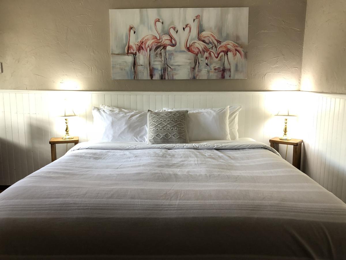 Piccadilly Motel Рейдиум-Хот-Спрингс Экстерьер фото